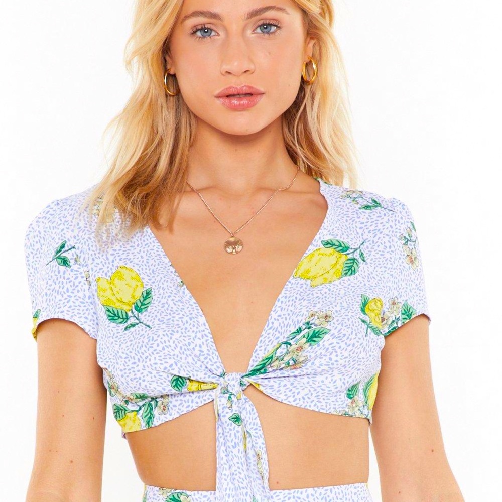 Nasty Gal Lemon Top 🍋